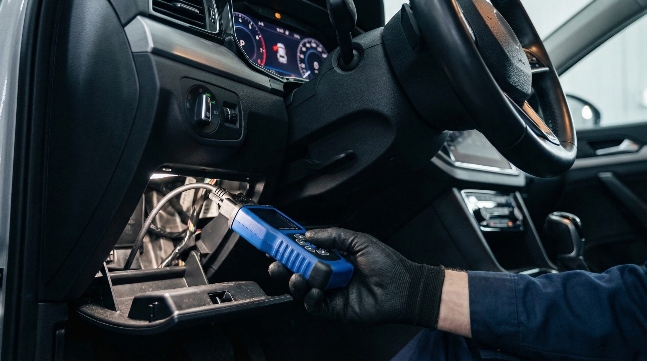 obd2_port_location_article